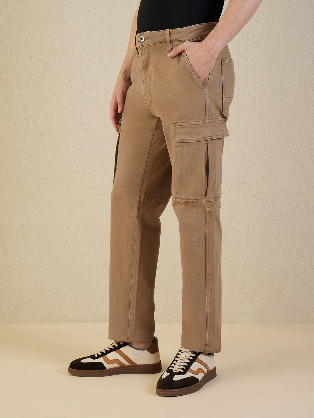 Iconic Men Brown Solid Cargo Fit Jeans