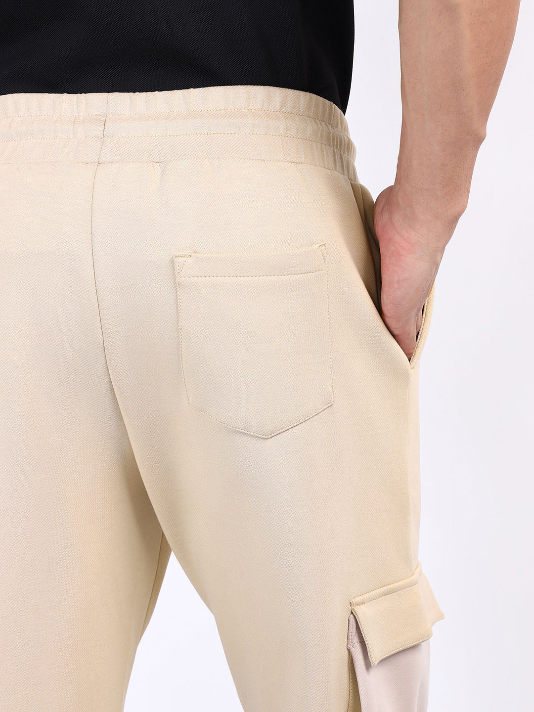 Iconic Men Beige Relaxed Fit Coloublocked Sweatpant