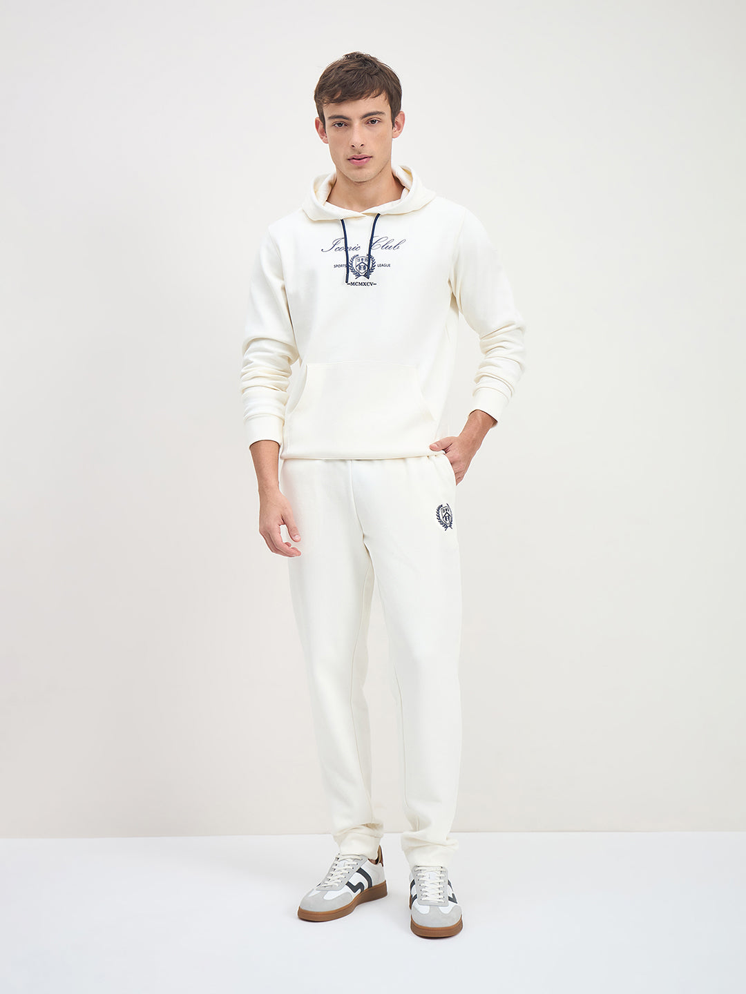 ICONIC Men White Relaxed Fit Sweat Pant