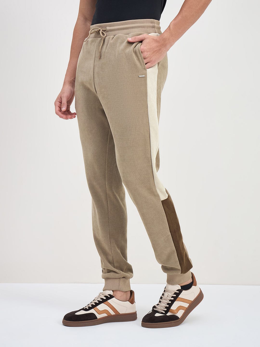 ICONIC Men Brown Relaxed Fit Sweat Pant