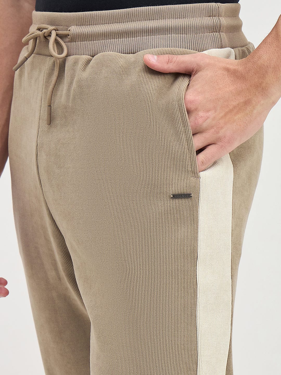 ICONIC Men Brown Relaxed Fit Sweat Pant