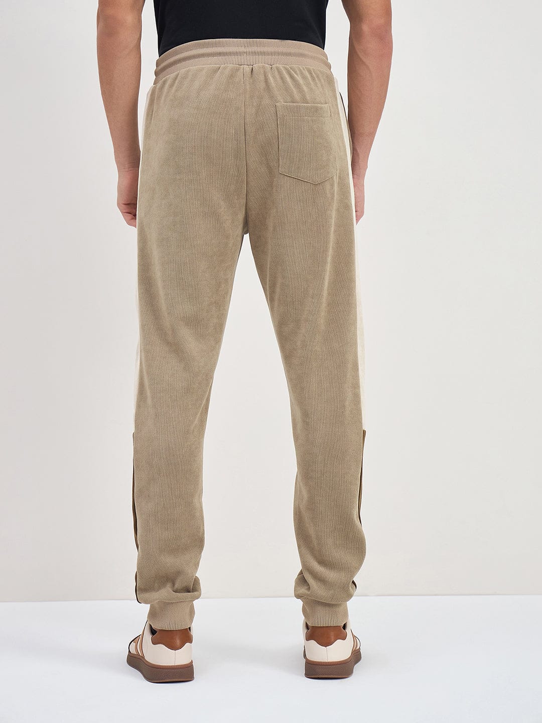ICONIC Men Brown Relaxed Fit Sweat Pant