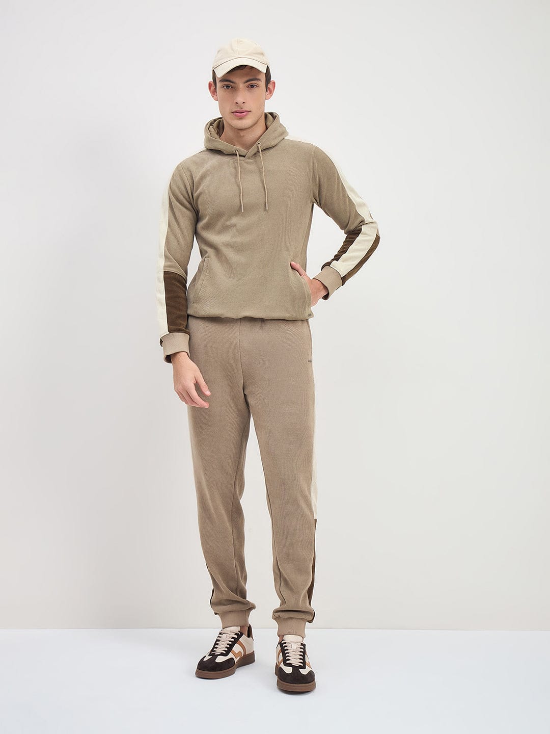 ICONIC Men Brown Relaxed Fit Sweat Pant