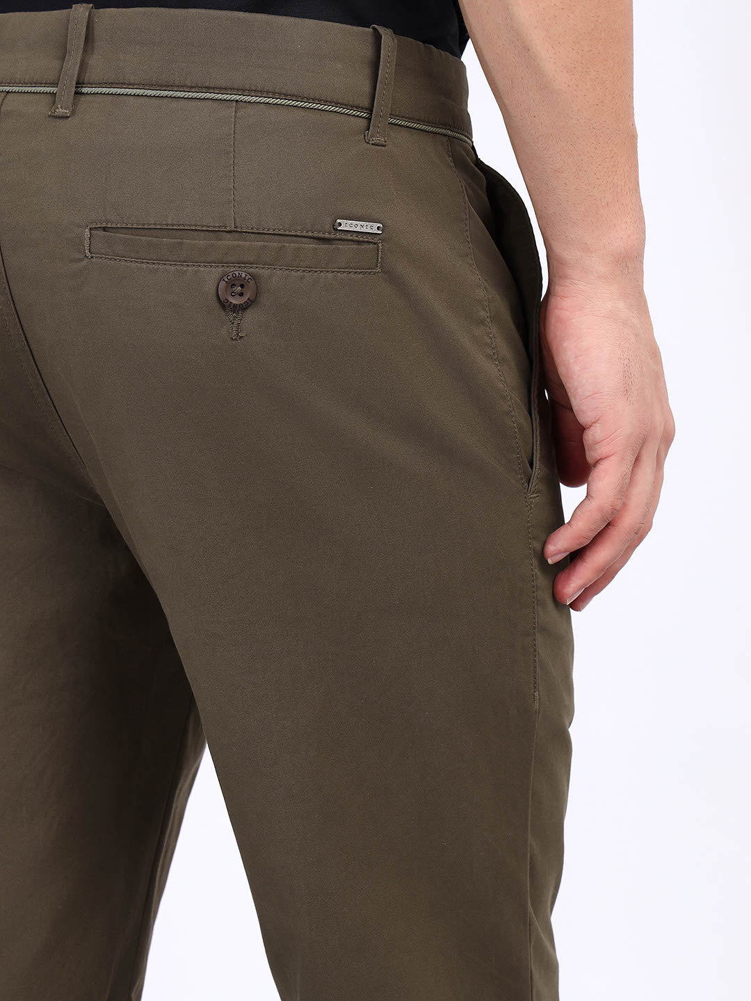 Iconic Men Green Regular Fit Solid Trouser