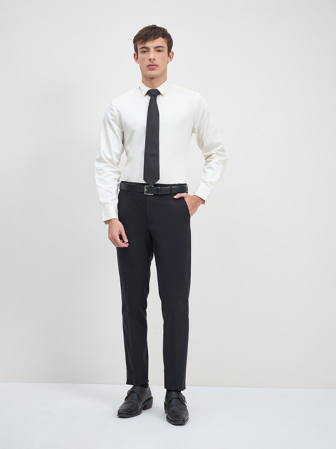 ICONIC Men Black Regular Fit Trouser