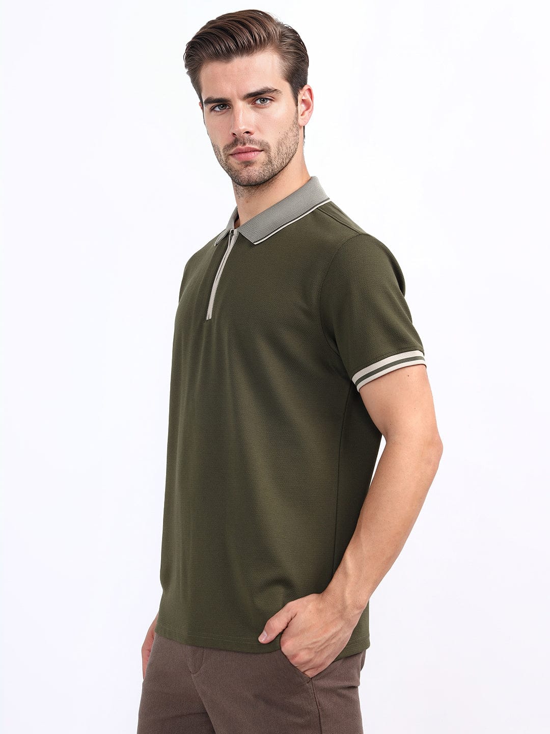 Iconic Men Green Solid Polo Tshirt