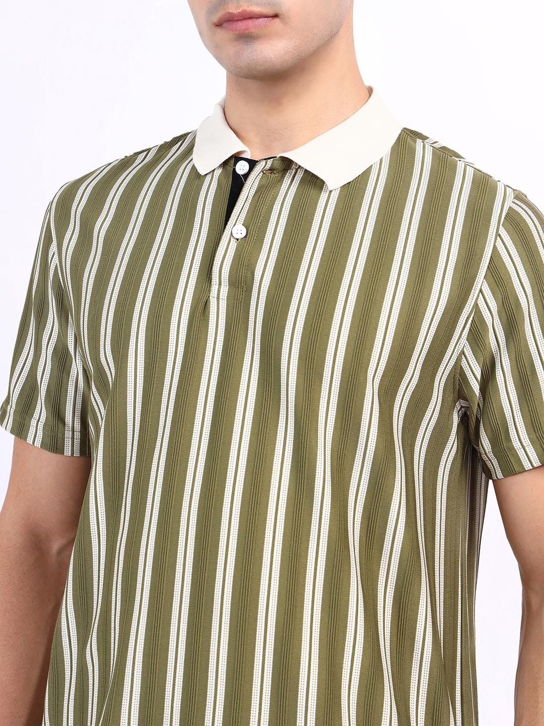 Iconic Men Green Textured Polo Tshirt