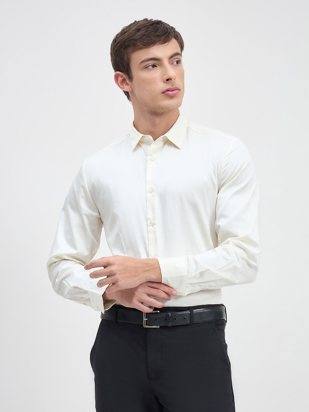 ICONIC Men Off White Solid Shirt Collar Regular Fit Shirt