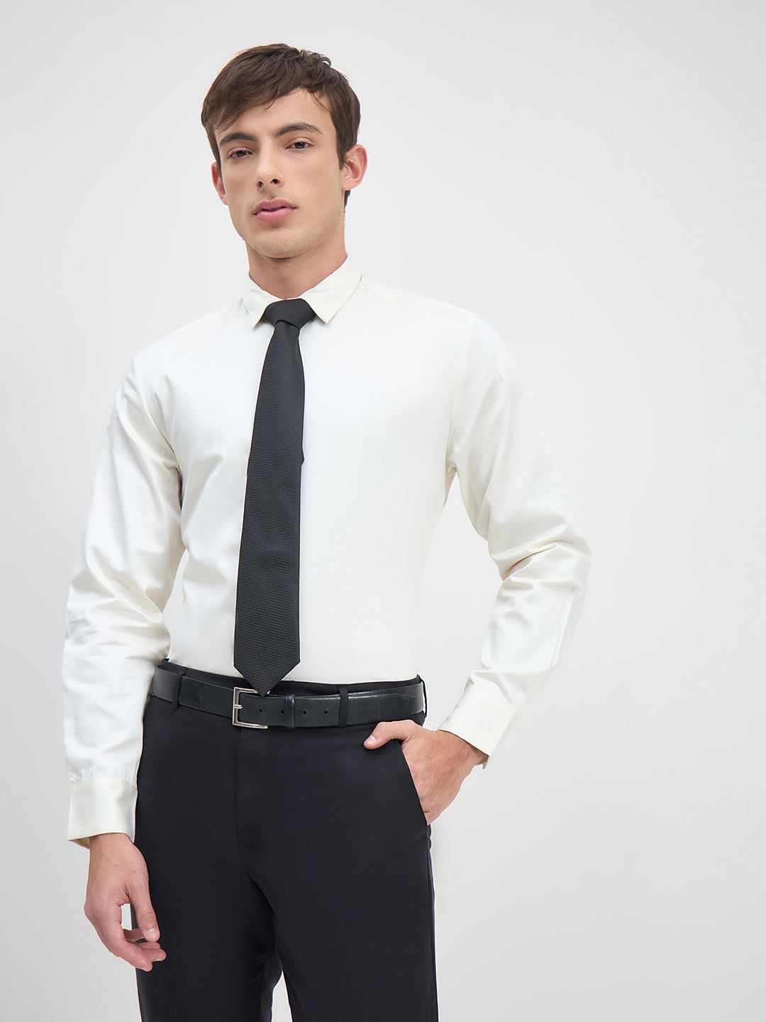 ICONIC Men Off White Solid Shirt Collar Regular Fit Shirt