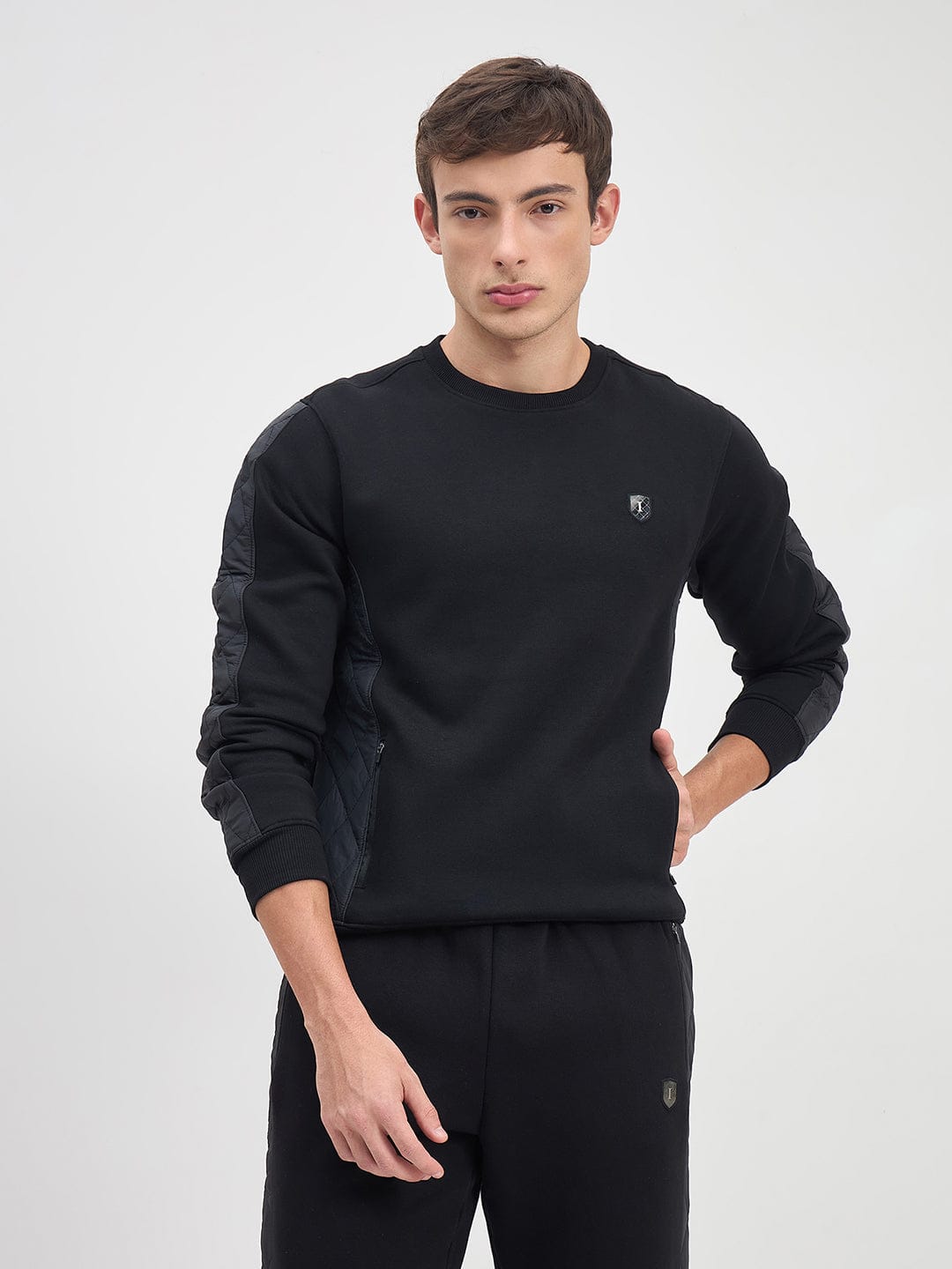 Iconic Men Black Solid Round Neck Sweatshirt