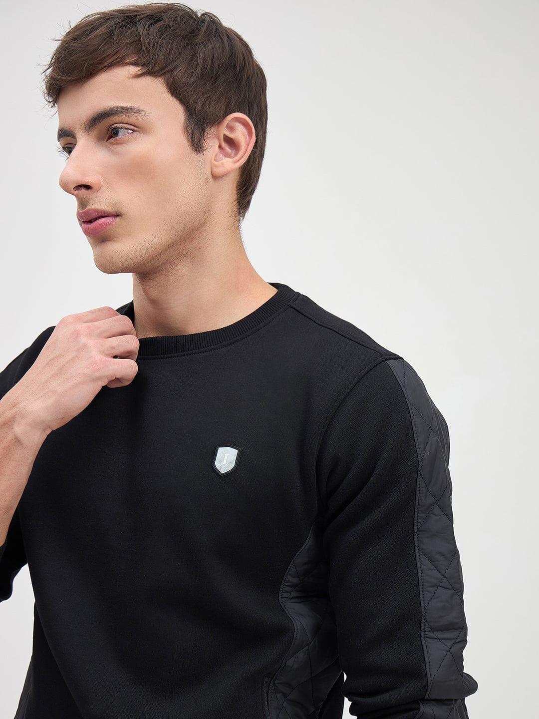 Iconic Men Black Solid Round Neck Sweatshirt