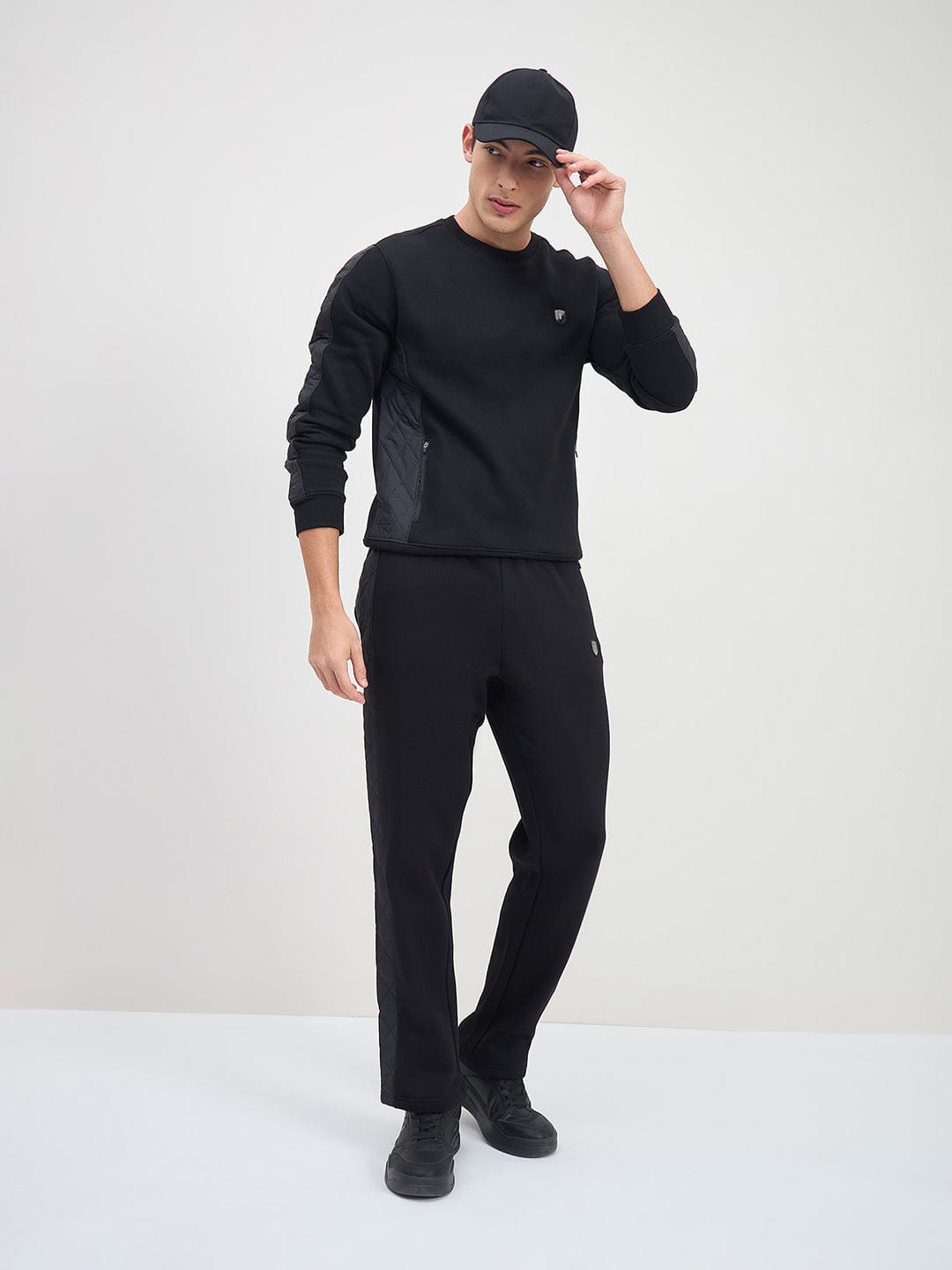 Iconic Men Black Solid Round Neck Sweatshirt