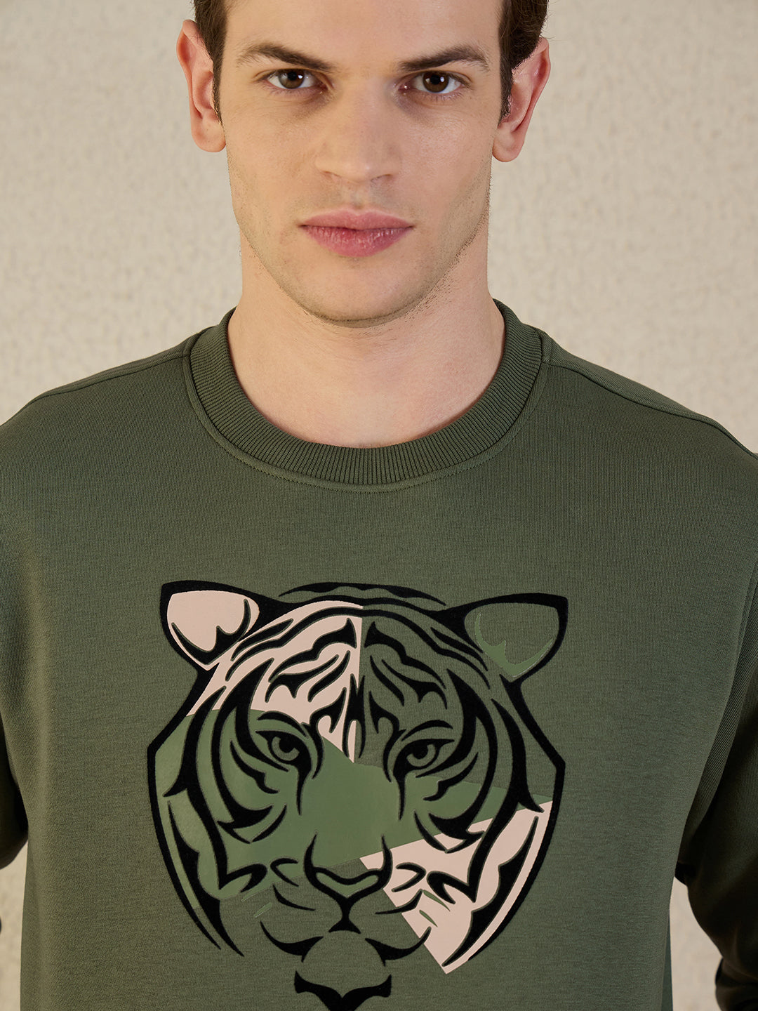 Iconic Men Green Solid Round Neck Sweatshirt