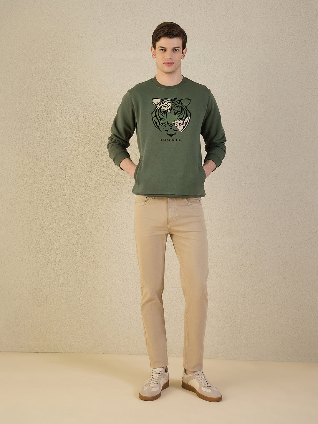 Iconic Men Green Solid Round Neck Sweatshirt