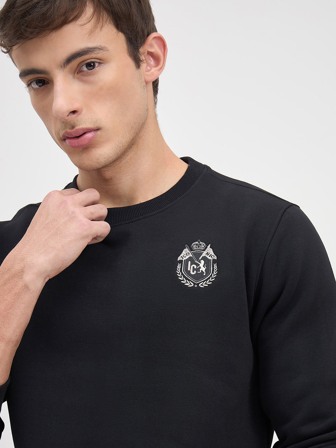 ICONIC Men Black Crew Neck Regular Fit Fleece Sweatshirt