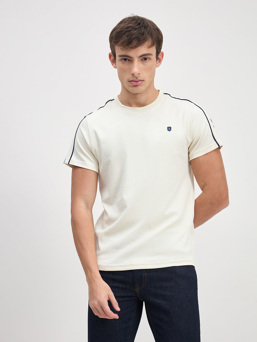 ICONIC Men Off White Solid Crew Neck Regular Fit T-Shirt