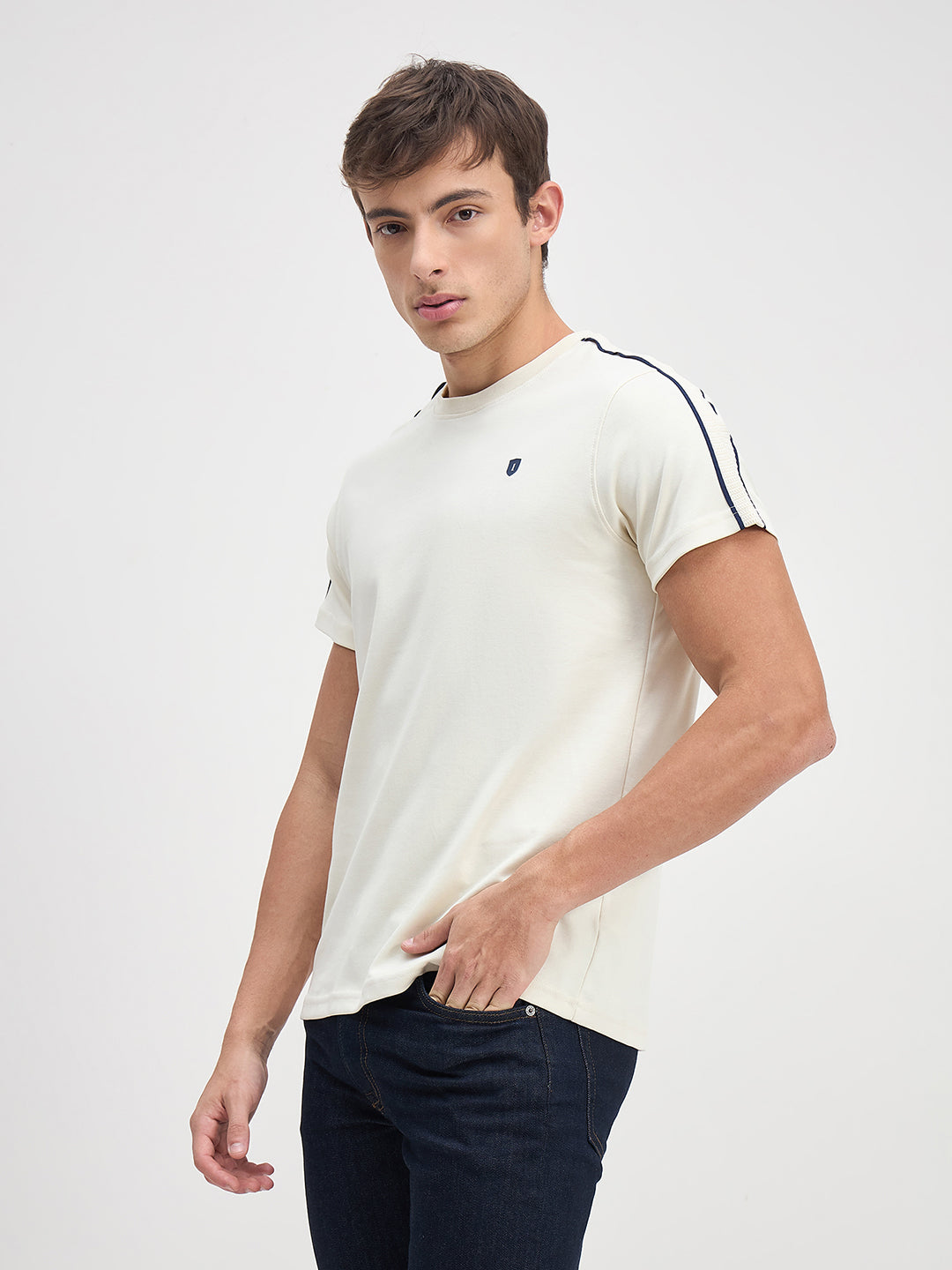 ICONIC Men Off White Solid Crew Neck Regular Fit T-Shirt