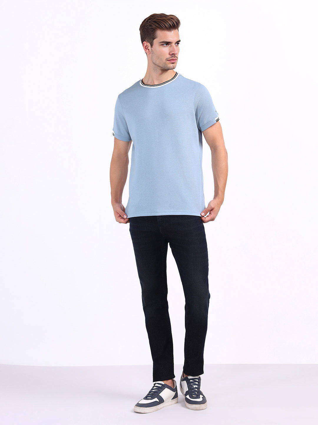 Iconic Men Blue Textured Crew Neck Tshirt