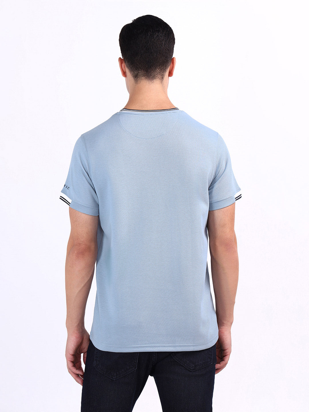 Iconic Men Blue Textured Crew Neck Tshirt