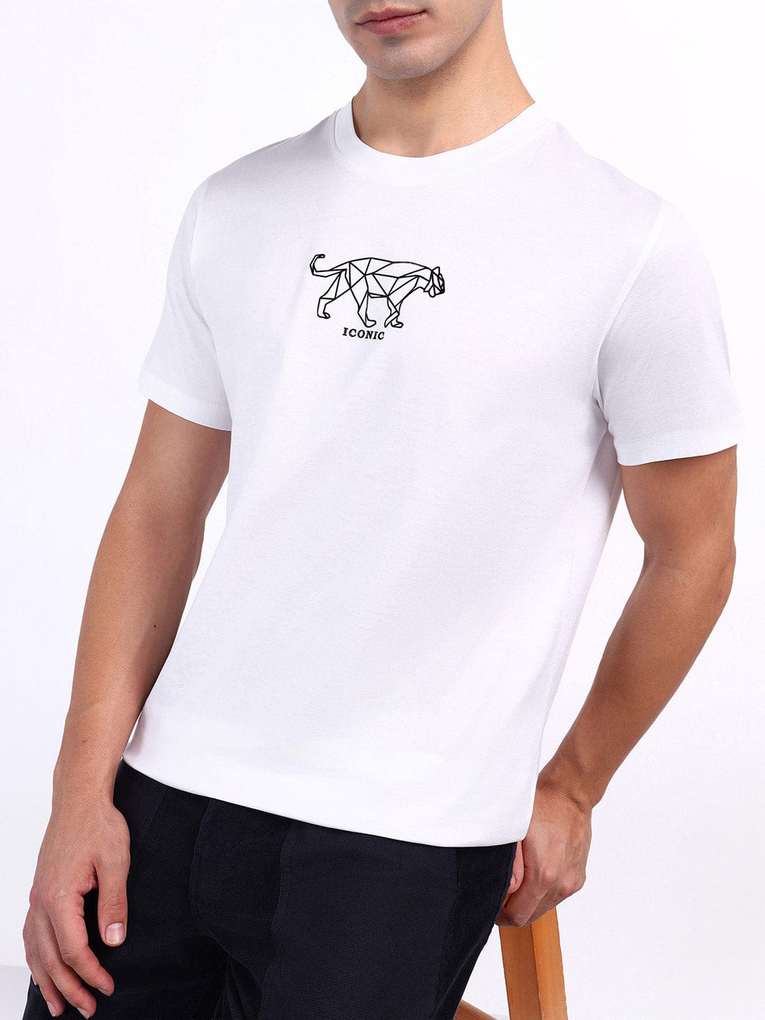 Iconic Men White Solid Crew Neck Tshirt