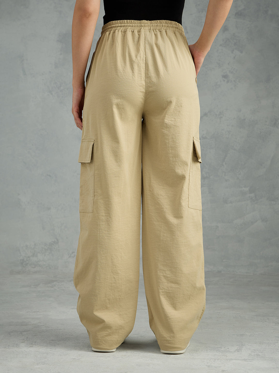 Iconic Women Beige Solid Loose Fit Cargo Pant