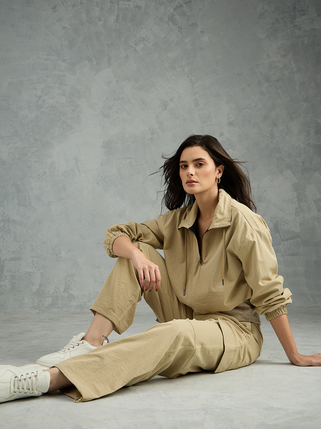Iconic Women Beige Solid Loose Fit Cargo Pant