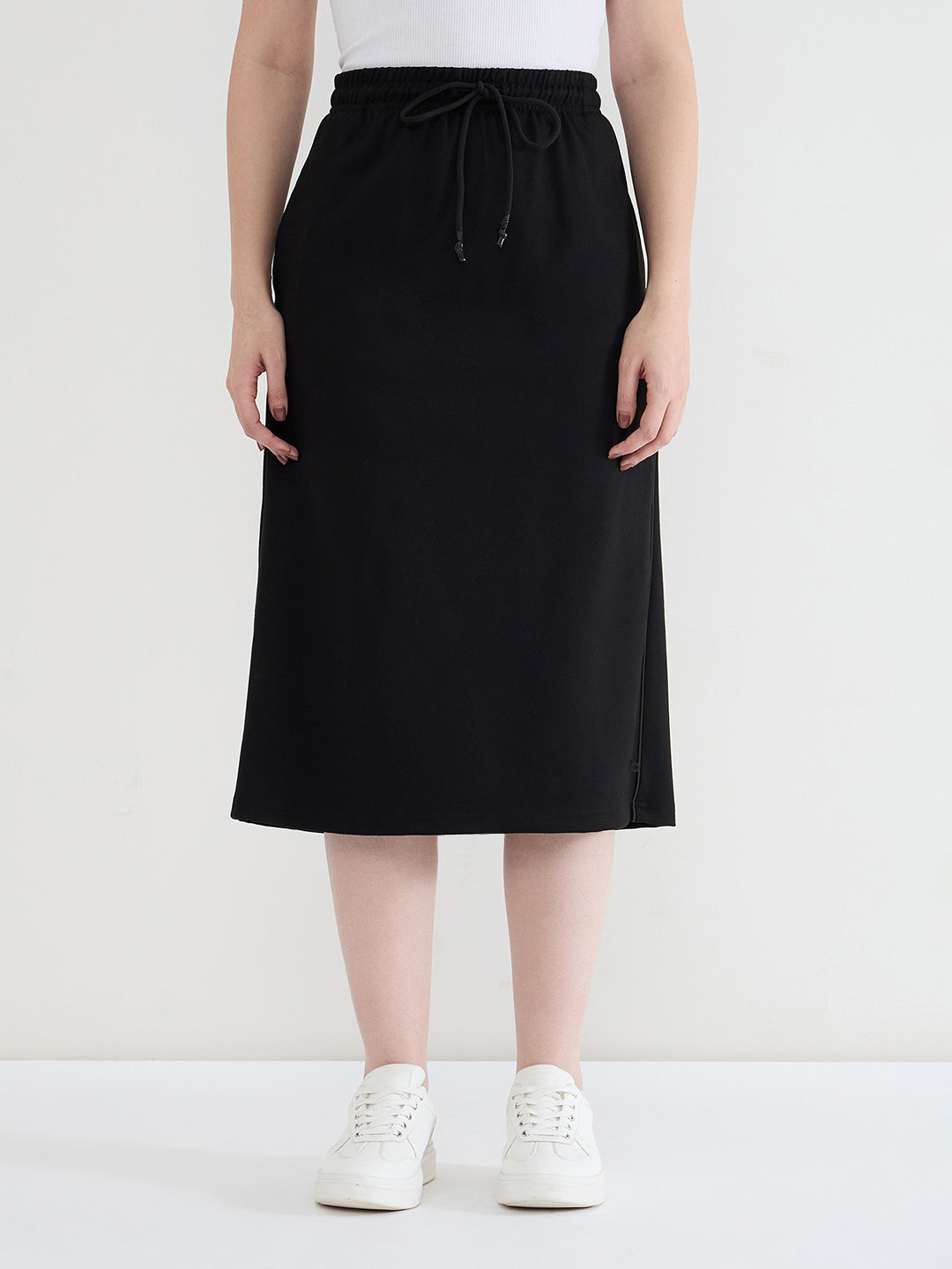Iconic Women Black Solid Midi Skirt