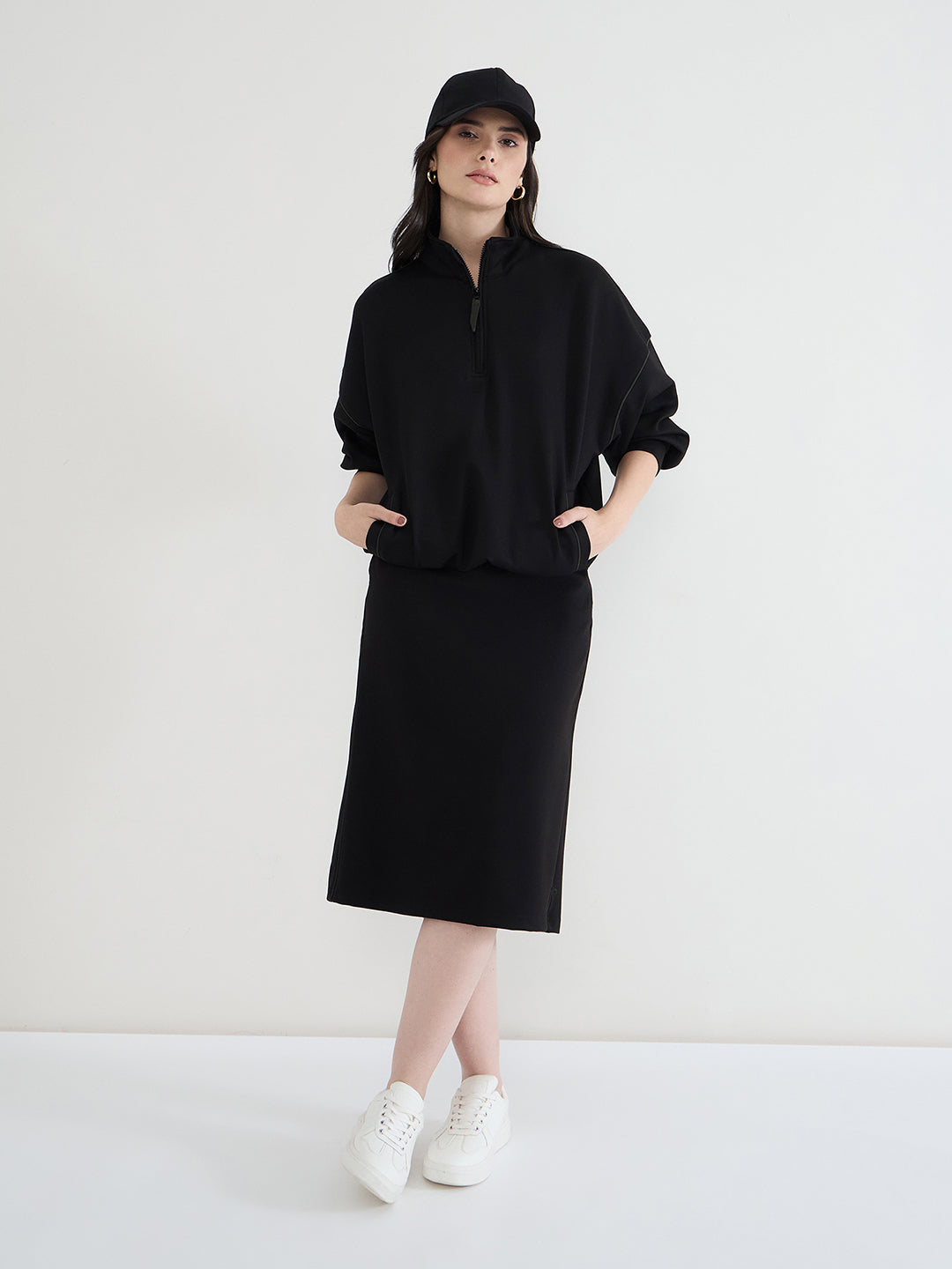 Iconic Women Black Solid Midi Skirt
