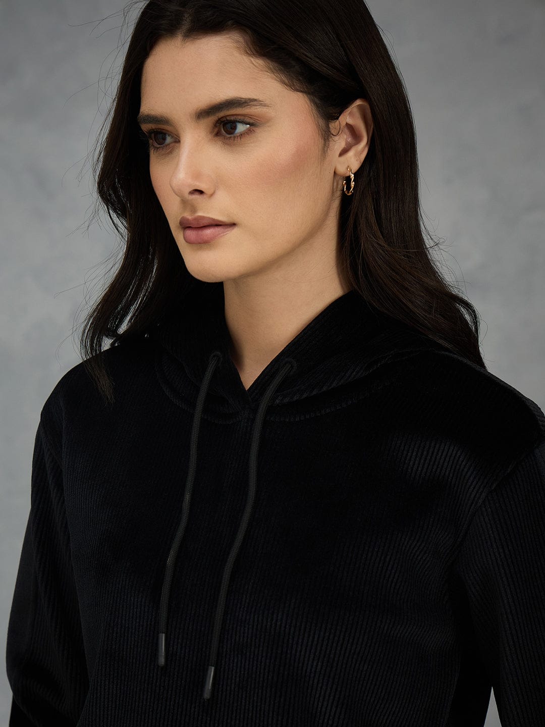 Iconic Women Black Solid Hoodie