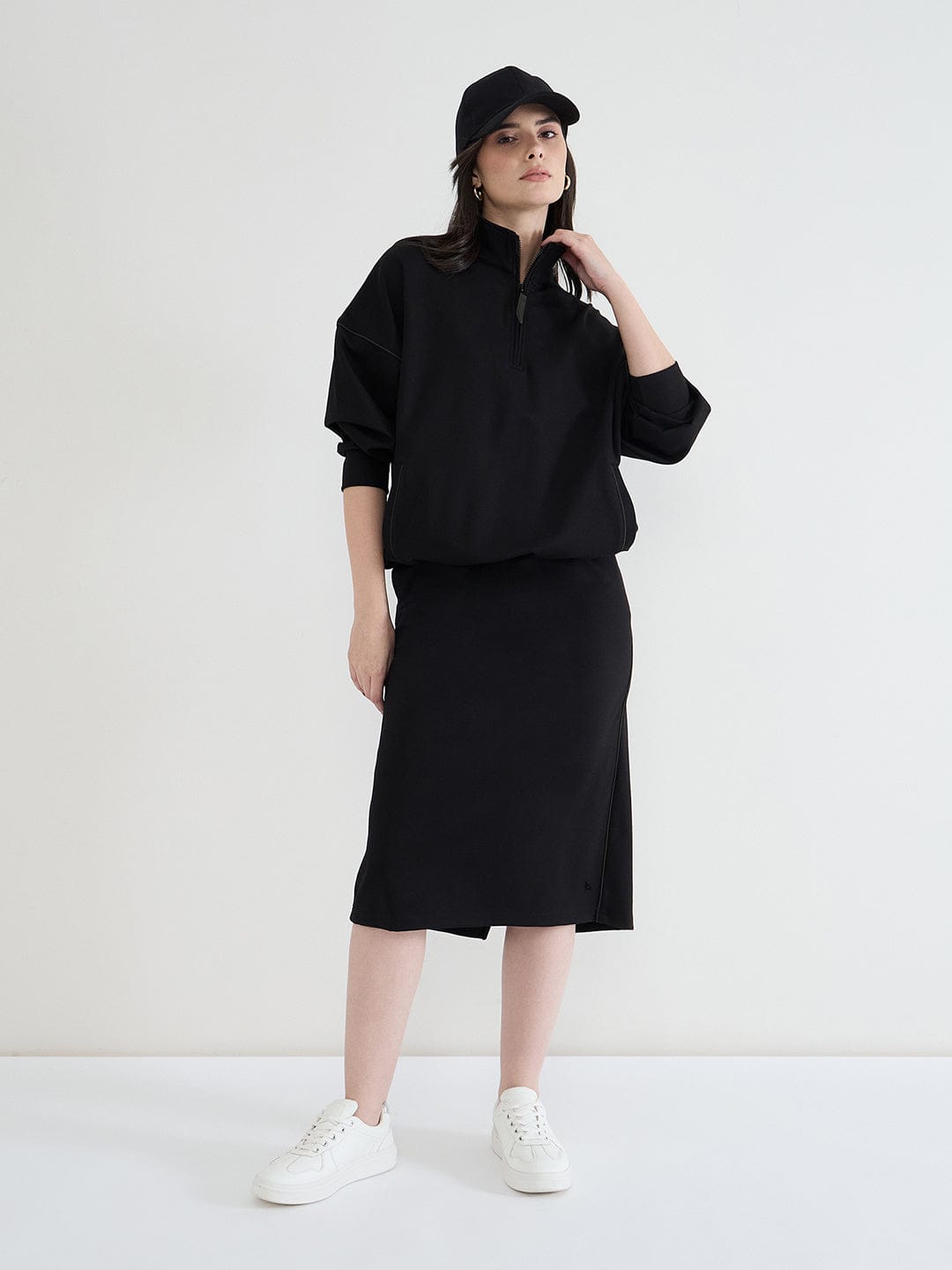 Iconic Women Black Solid Collared Sweatshirt