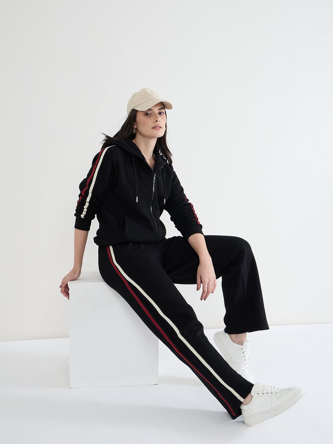 Iconic Women Black Solid Hoodie