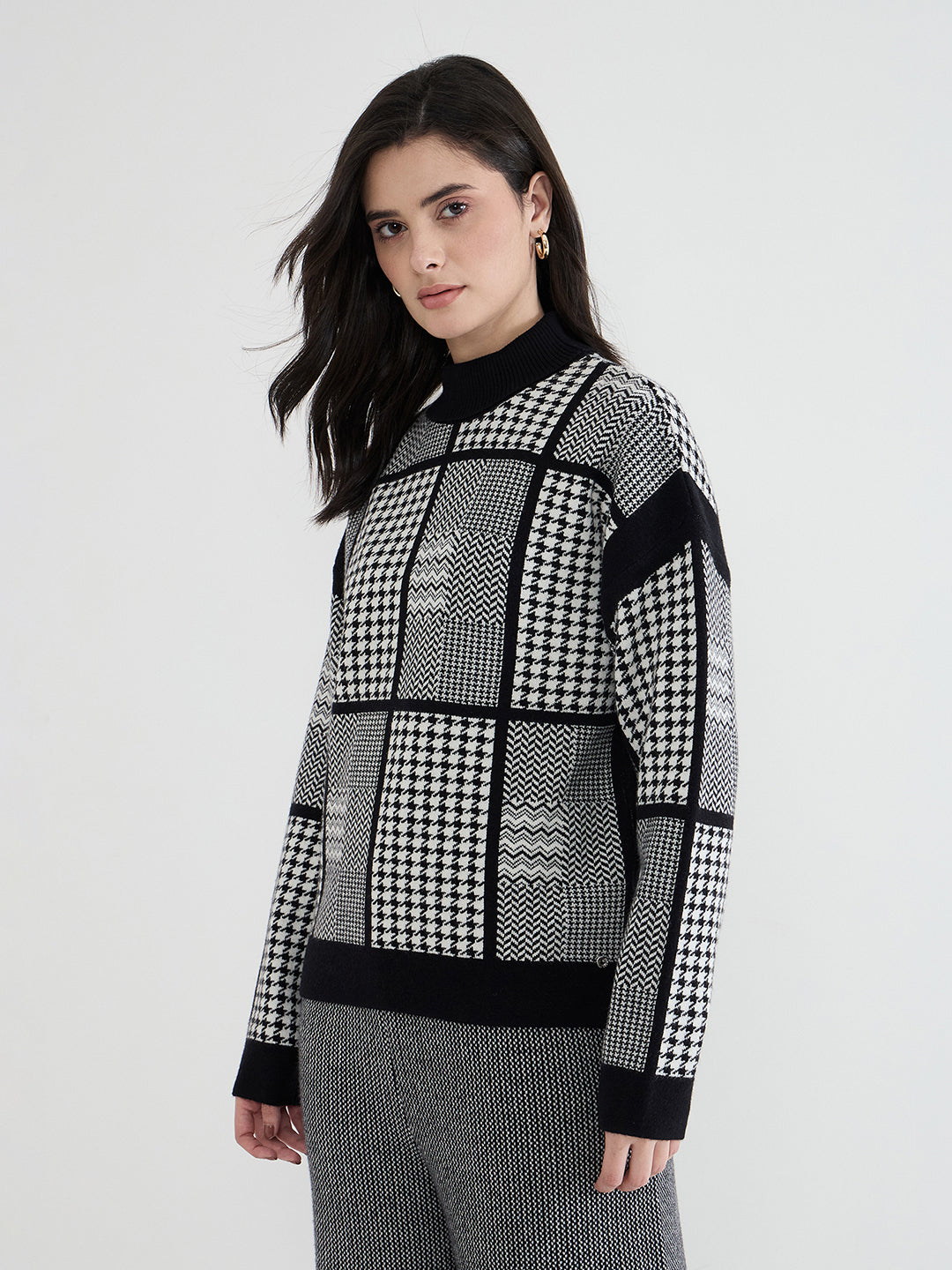 Iconic Women Black Textured Round Neck Sweater