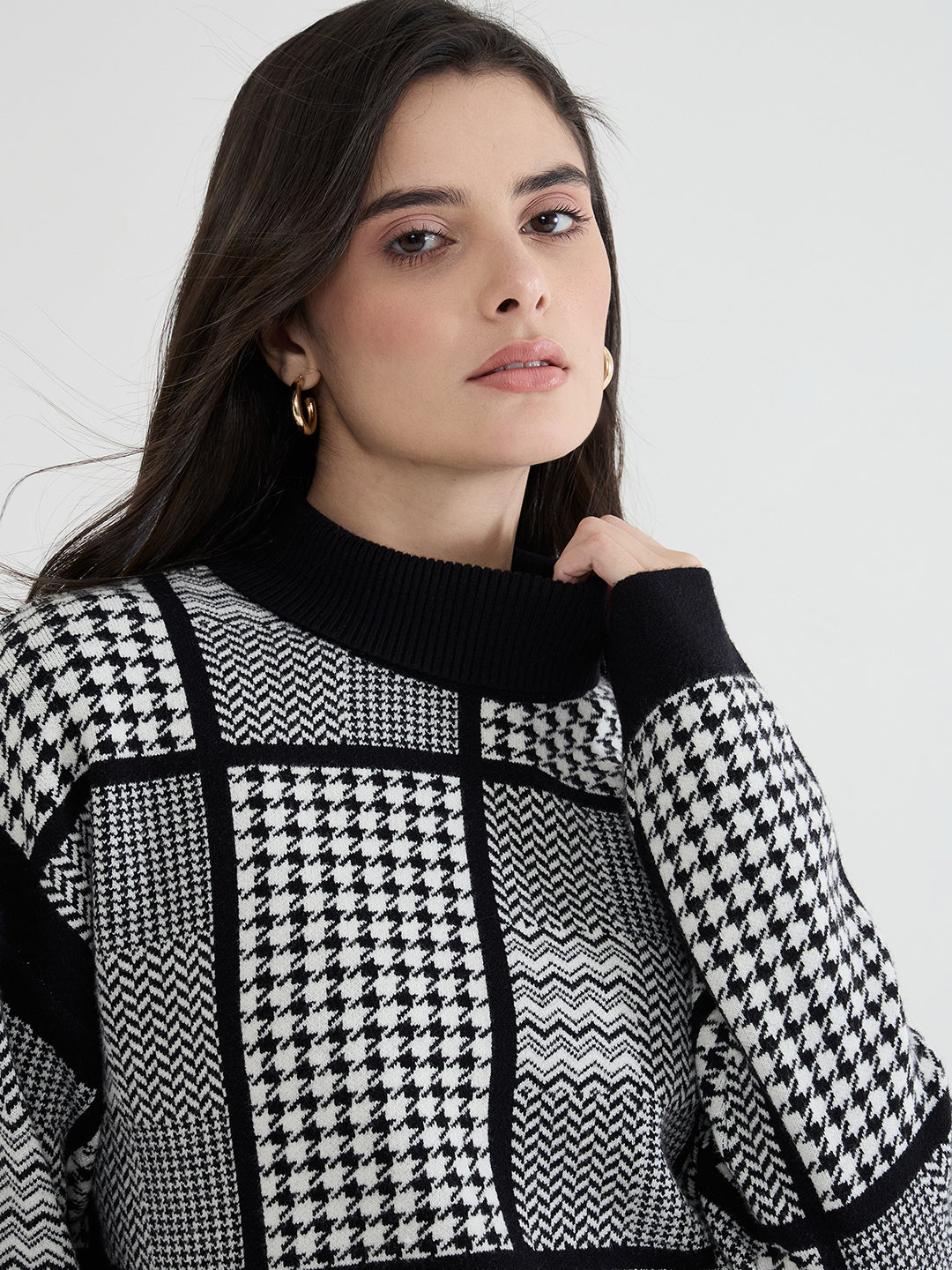 Iconic Women Black Textured Round Neck Sweater