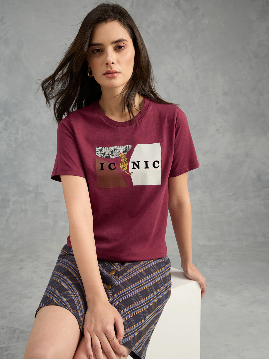 Iconic Women Maroon Printed Pure Cotton Round Neck T Shirt