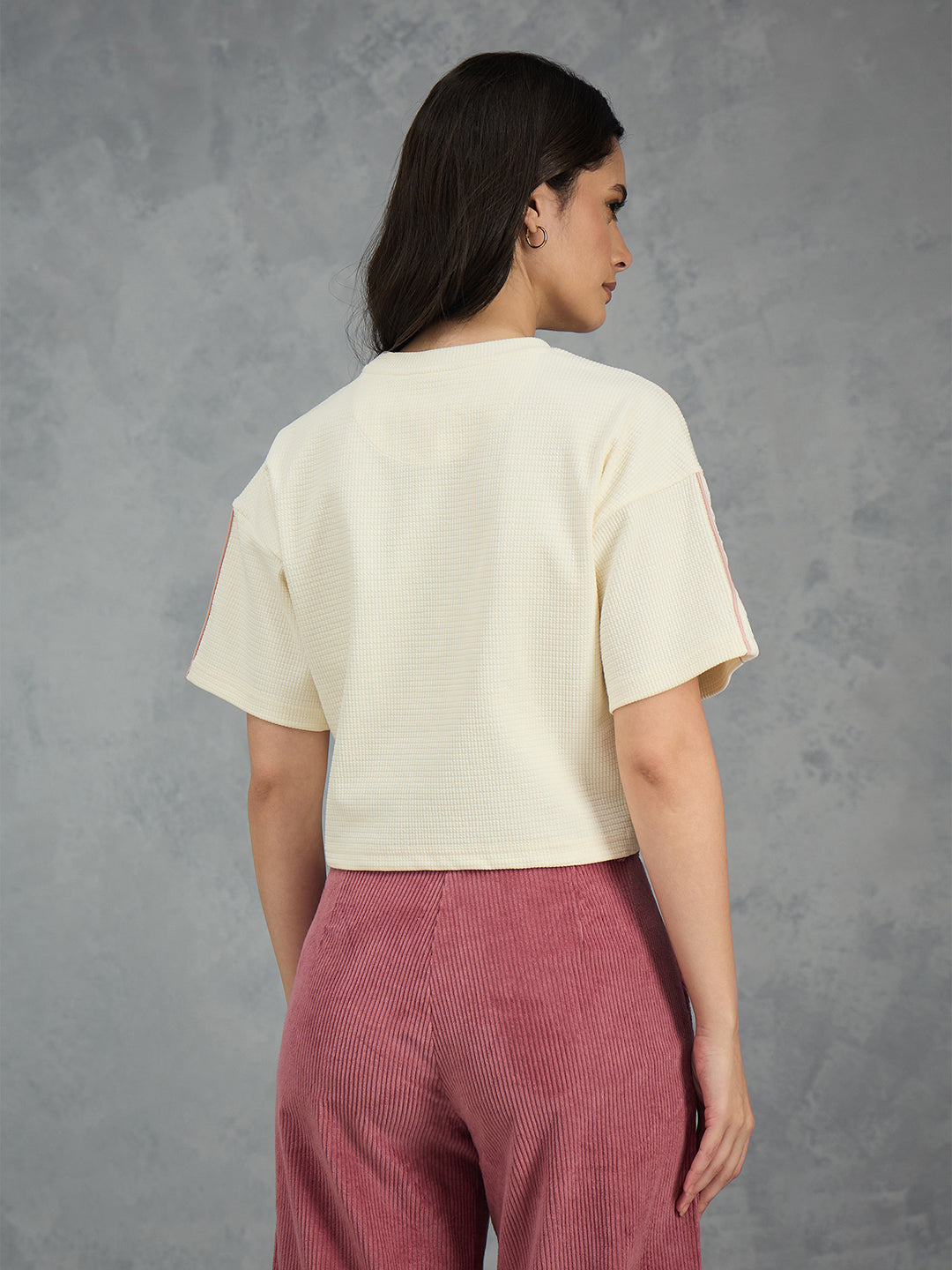 Iconic Women Cream Solid Round Neck T-Shirt