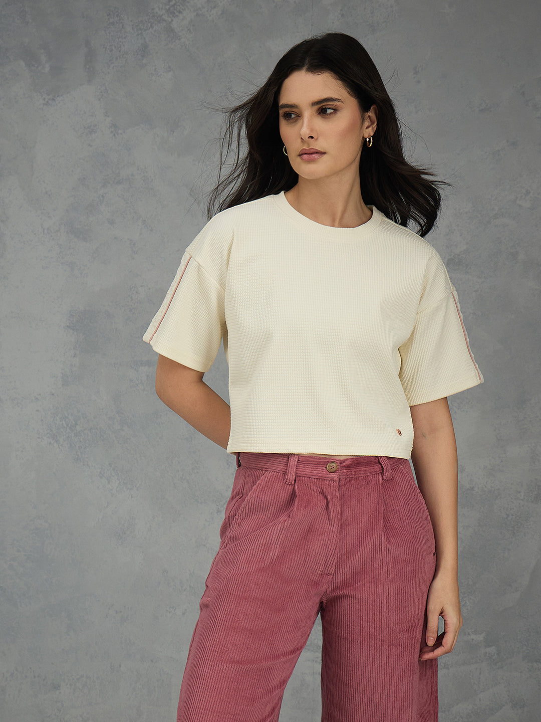 Iconic Women Cream Solid Round Neck T-Shirt