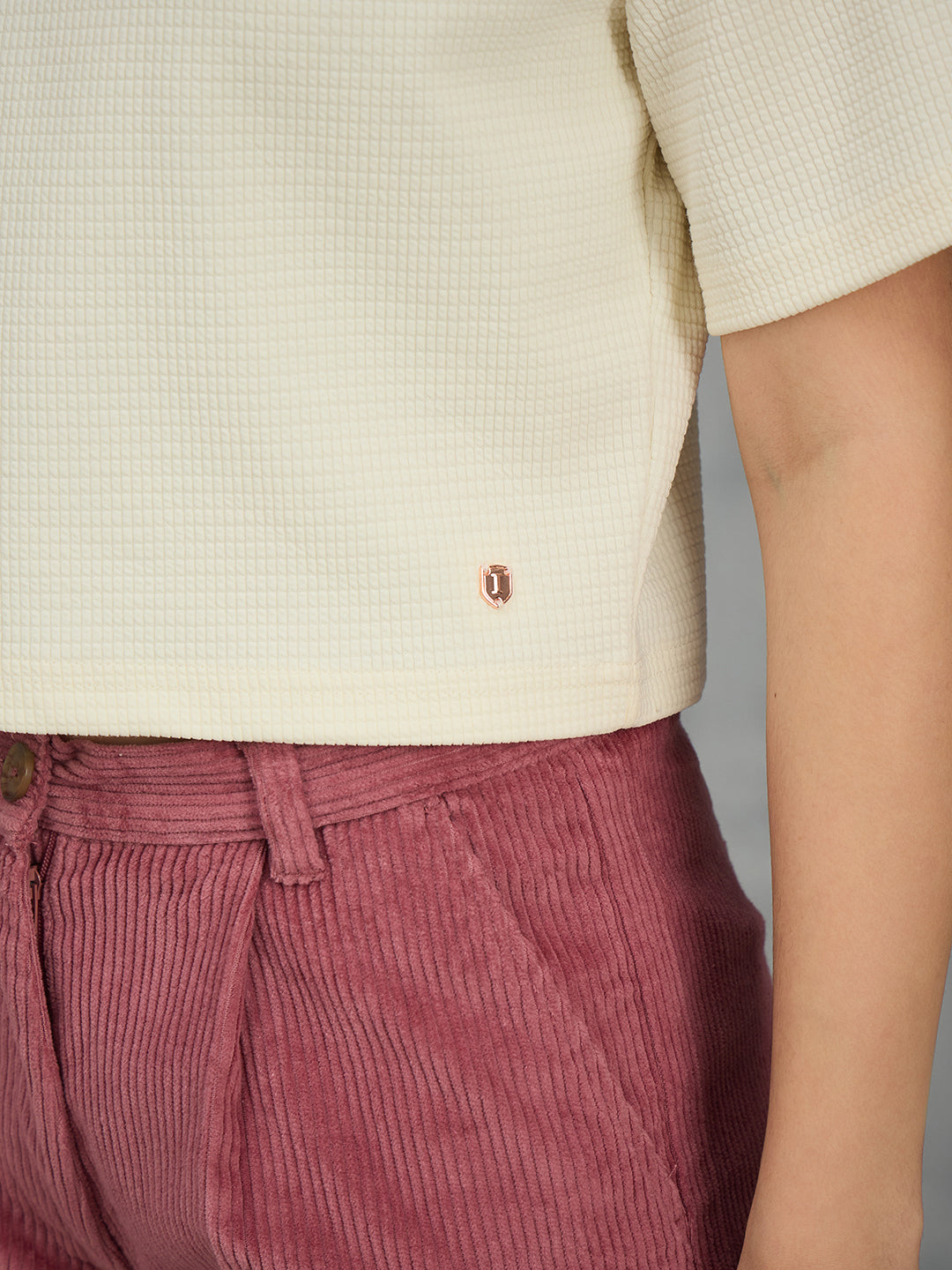 Iconic Women Cream Solid Round Neck T-Shirt