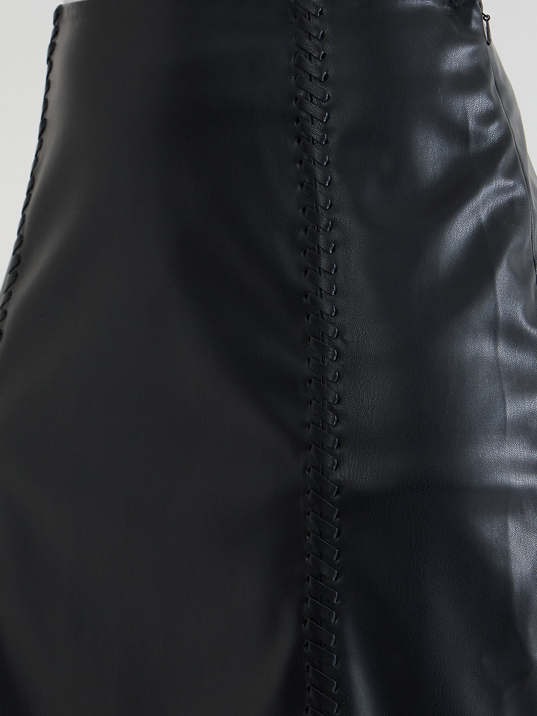 Iconic Women Black Solid Straight Fit Midi Skirt