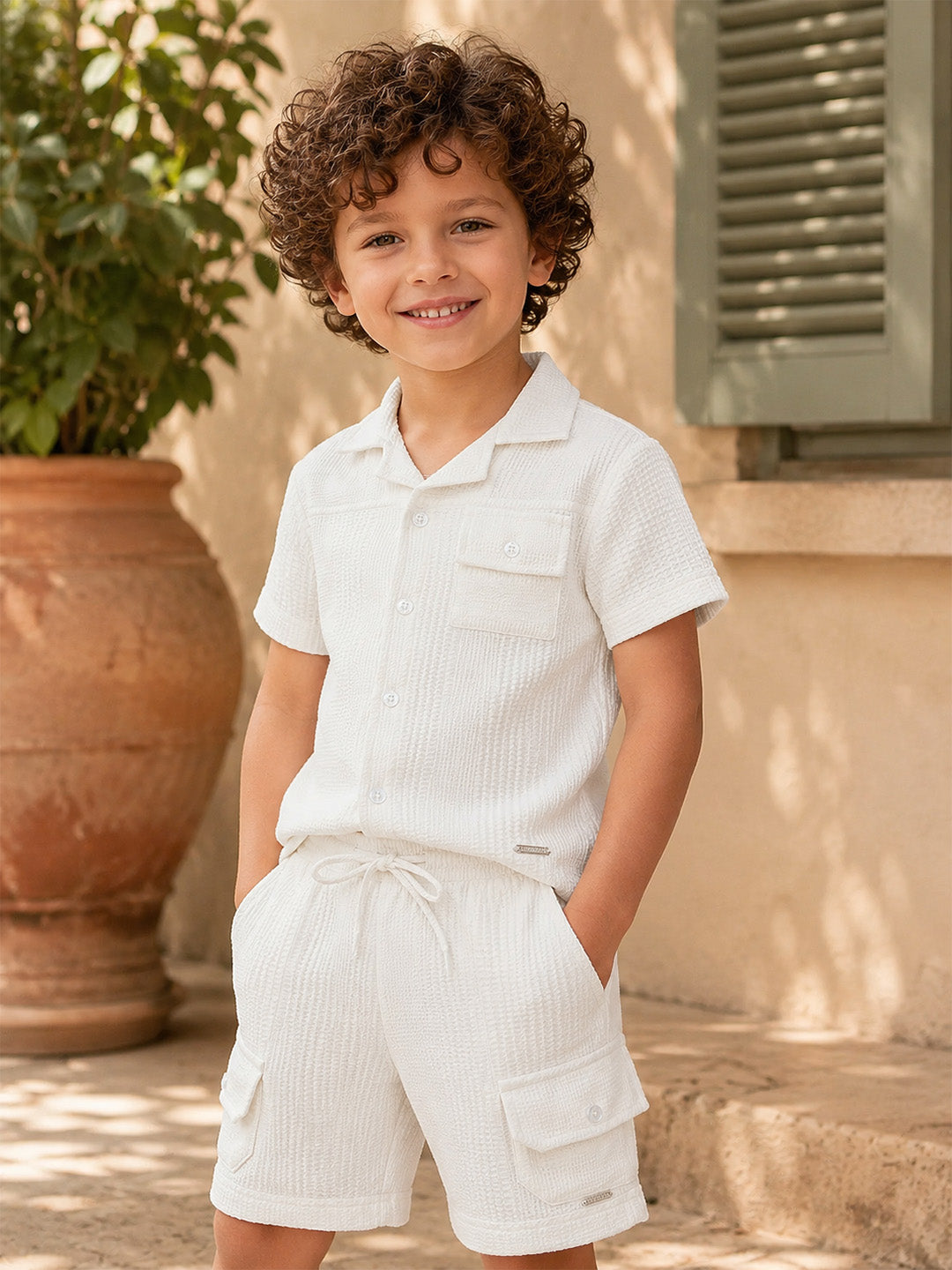 Blue Giraffe Boys White Solid Regular Fit Shirt