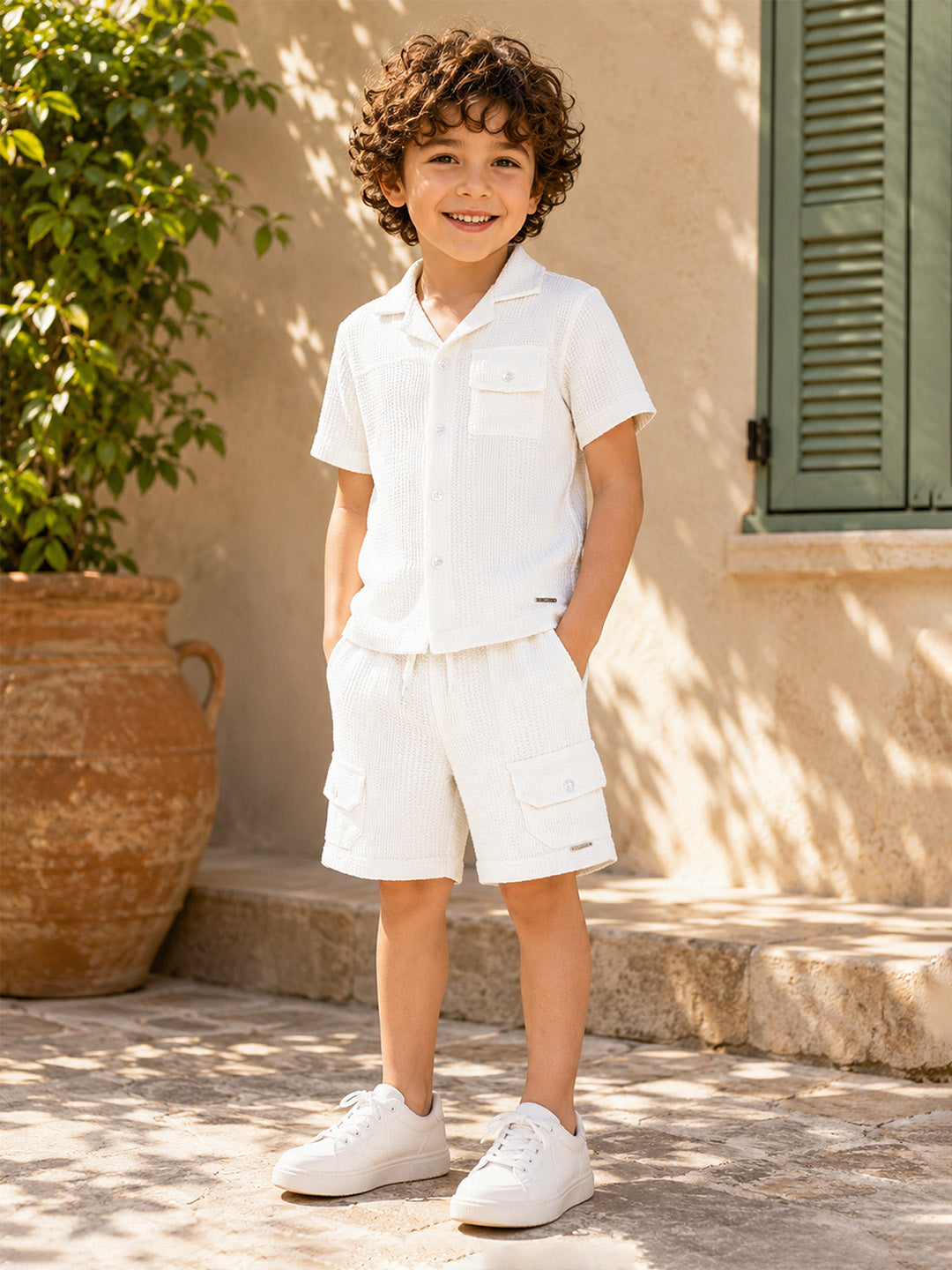 Blue Giraffe Boys White Solid Regular Fit Shorts
