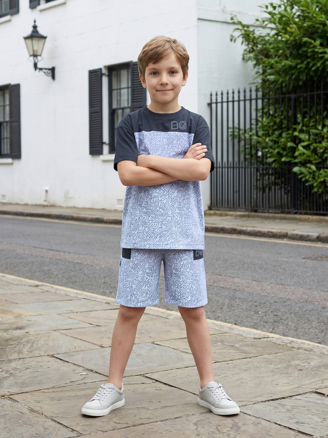 Blue Giraffe Boys White Printed Regular Fit Pure Cotton Shorts