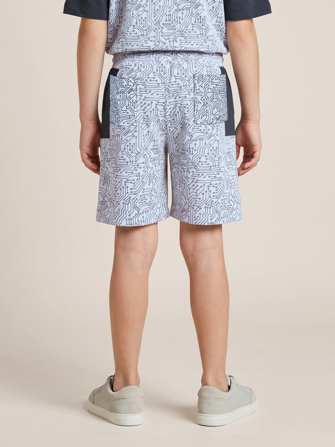 Blue Giraffe Boys White Printed Regular Fit Pure Cotton Shorts