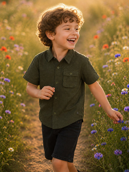 Blue Giraffe Boys Green Printed Regular Fit Pure Cotton Shirt