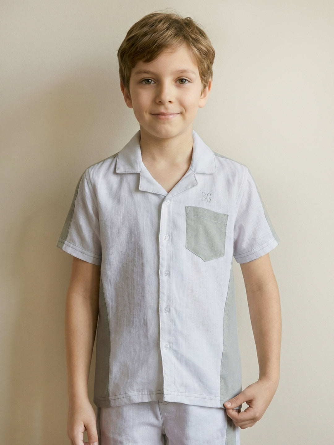 Blue Giraffe Boy White Cotton Shirt