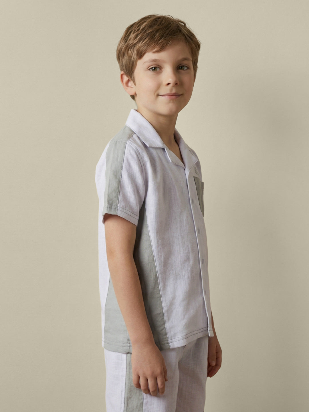 Blue Giraffe Boy White Cotton Shirt