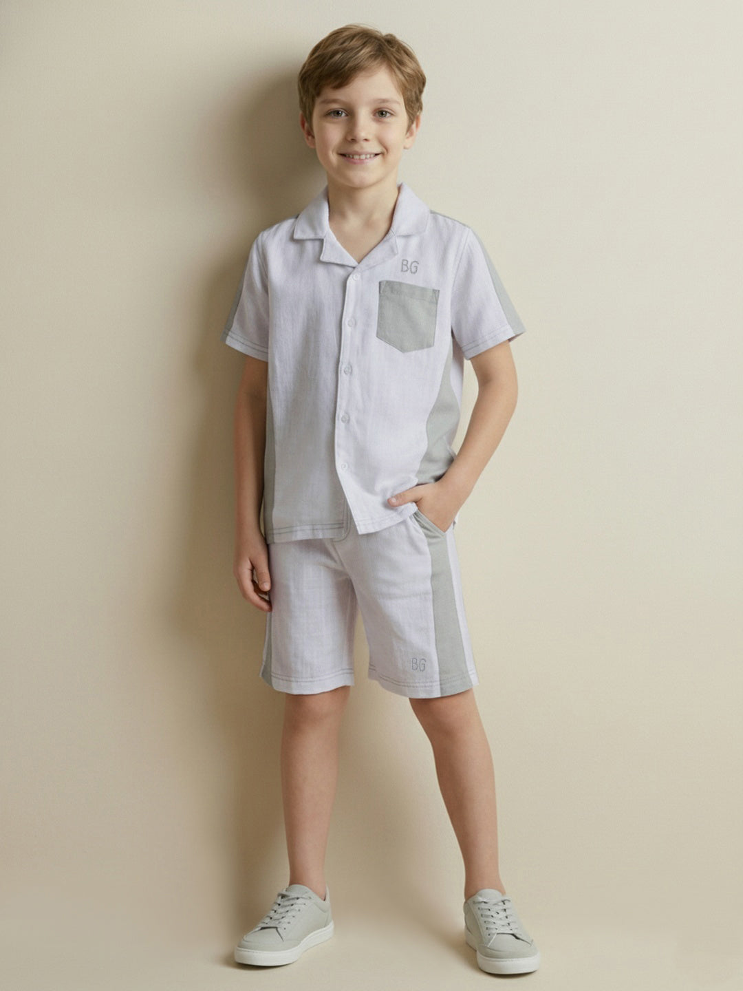 Blue Giraffe Boys White Solid Regular Fit Pure Cotton Shirt