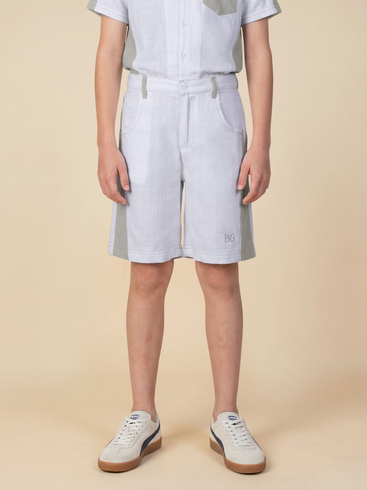 Blue Giraffe Boys White Solid Regular Fit Pure Cotton Shorts