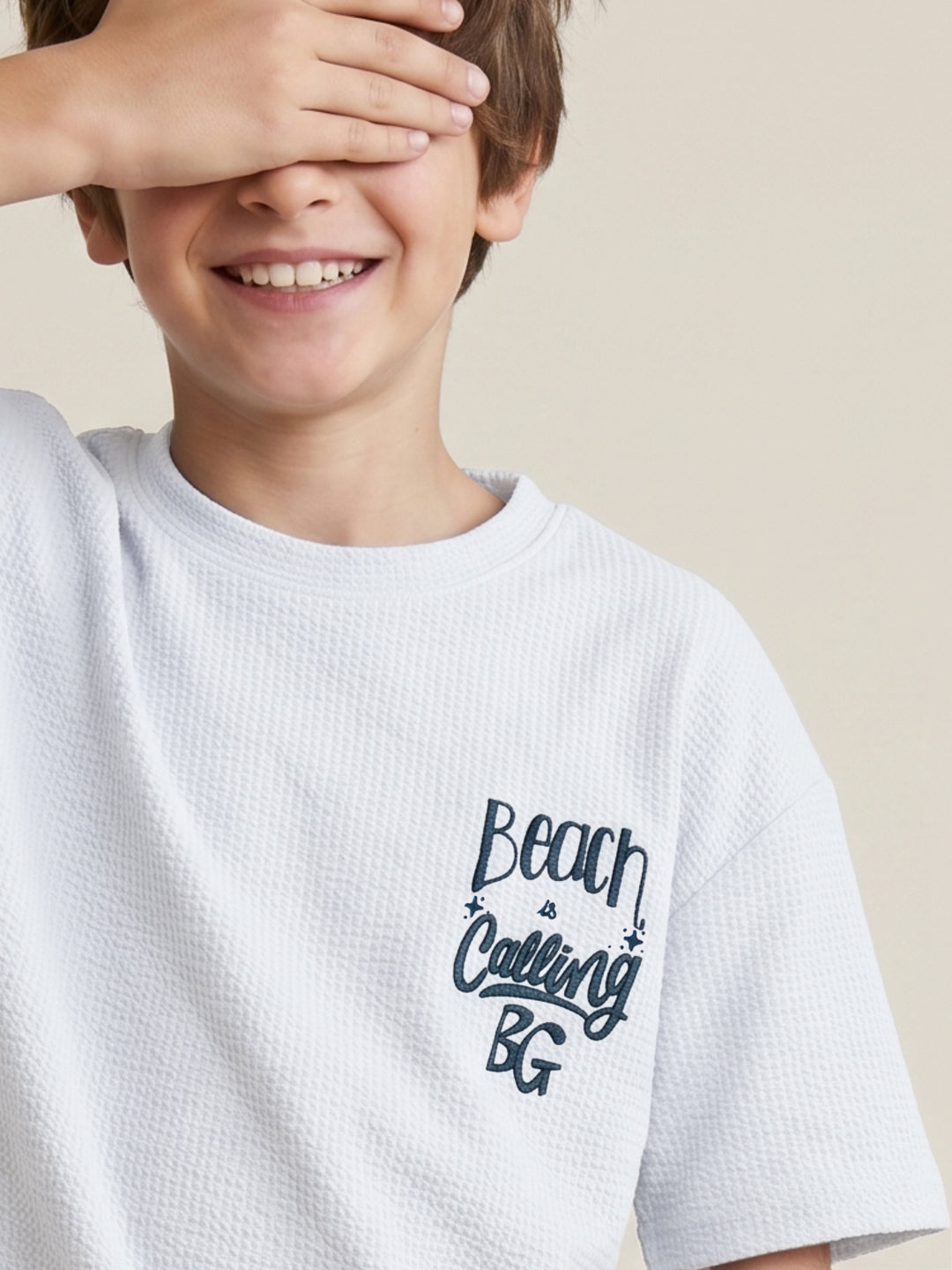 Blue Giraffe White Solid Boys T Shirt