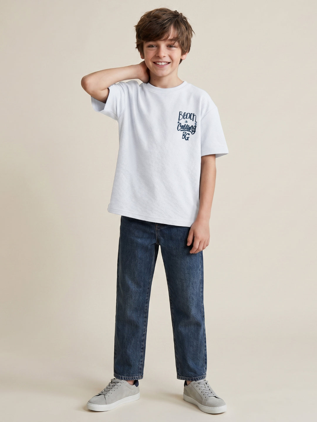 Blue Giraffe White Solid Boys T Shirt