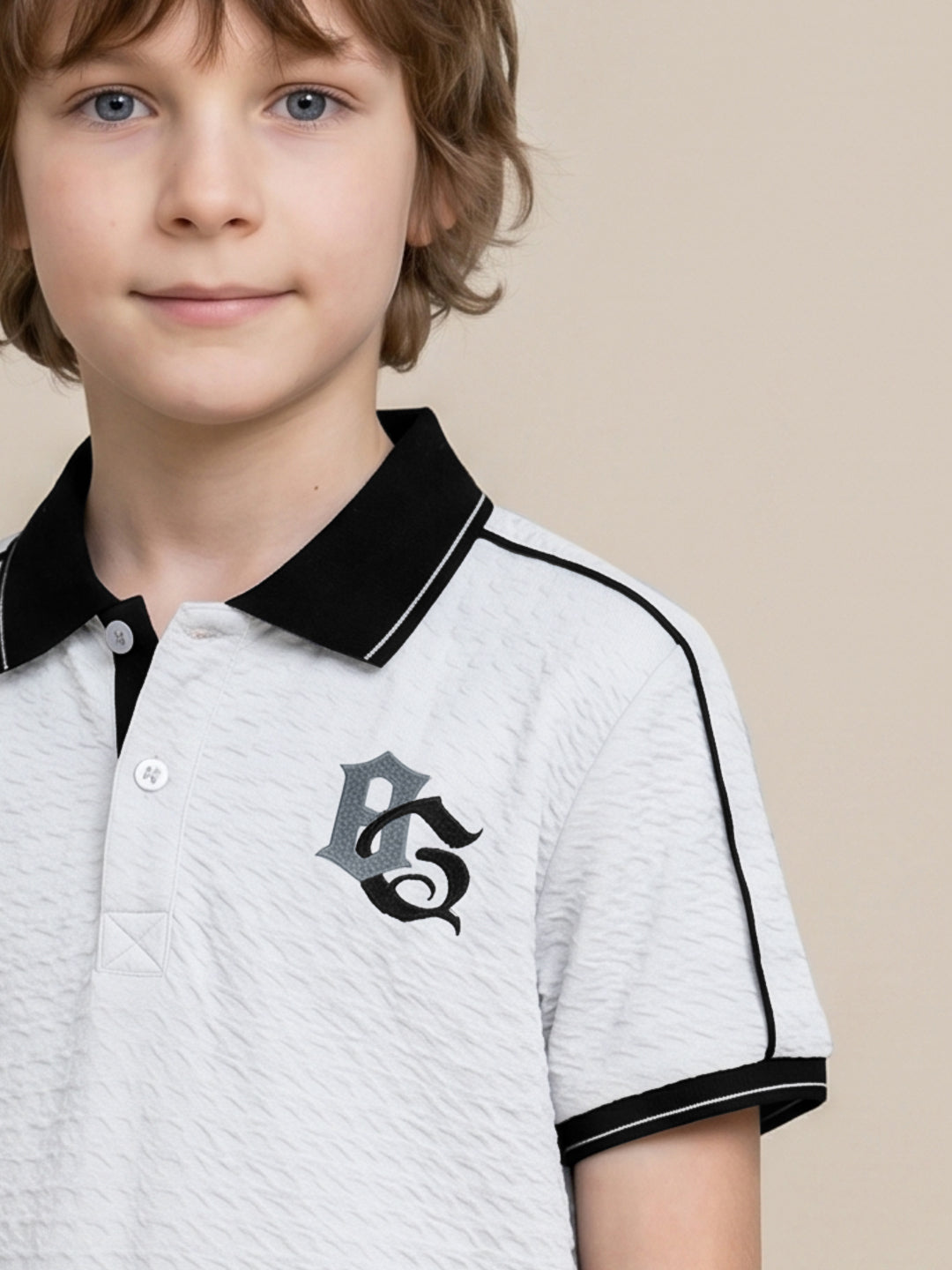 Blue Giraffe White Solid Boys Polo T-Shirt